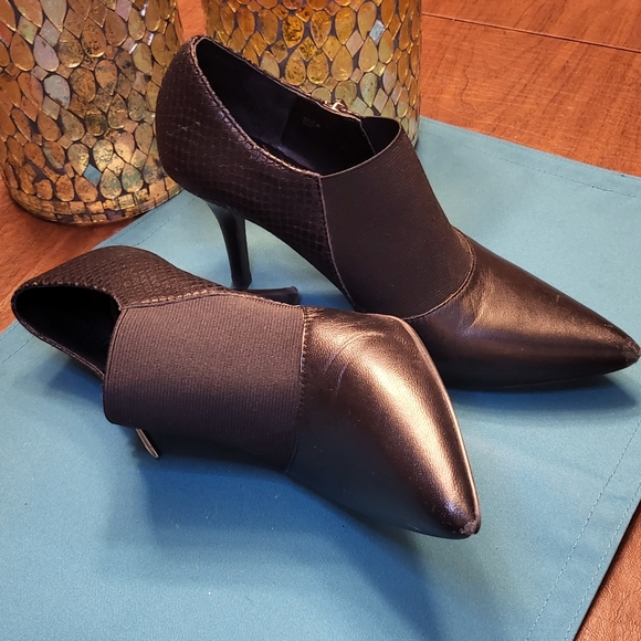 Barely Worn Leather and Suede Black Ankle Boots - Picture 6 of 6